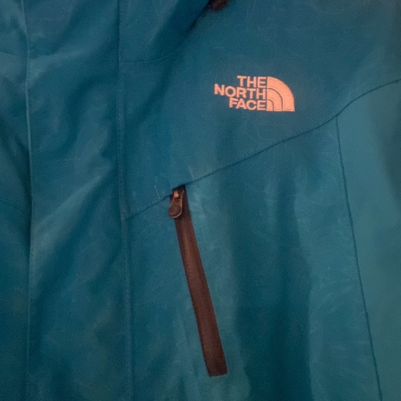 Women’s North Face ski/snowboard jacket. Bright blue /Navy blue. Size L - Picture 3 of 9
